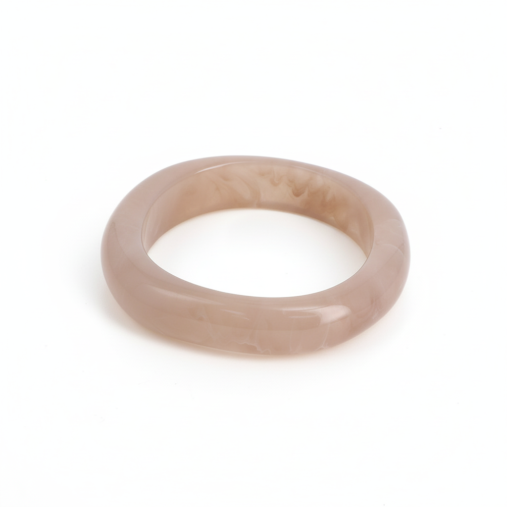 Bracelet jonc en acétate coloré Lima rose - Bijou photographié sur fond blanc