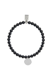 Bracelet personnalisable agate noire mate pour médaille à graver argent Léo 4 mm - Bijou sur fond blanc