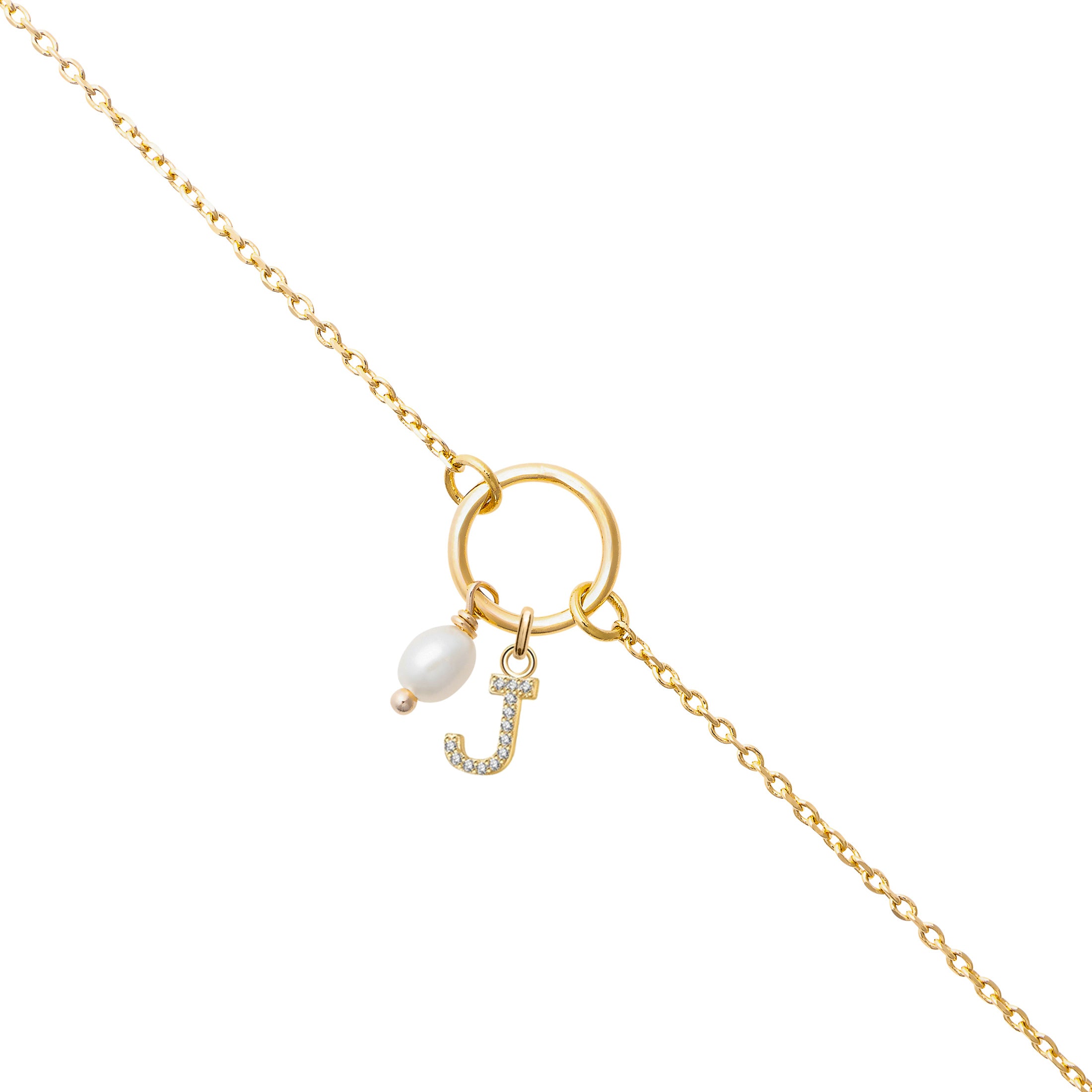 Bracelet personnalisable doré initiales et charms Thelya - Bijou sur fond blanc