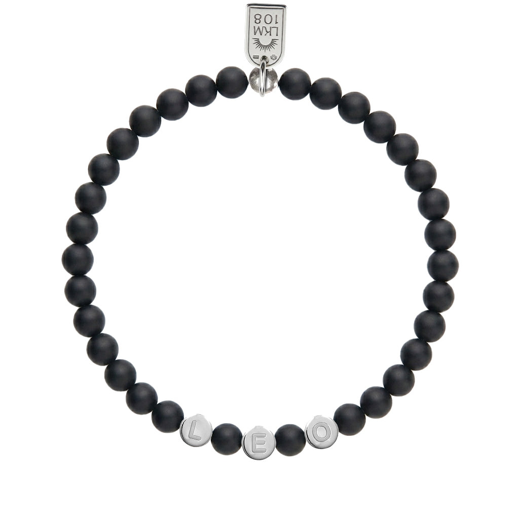 Bracelet personnalisable agate noire mate pour perles initiales argent Léo 4 mm - Bijou sur fond blanc