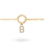 Bracelet personnalisable doré et zircons Betty - Bijou sur fond blanc