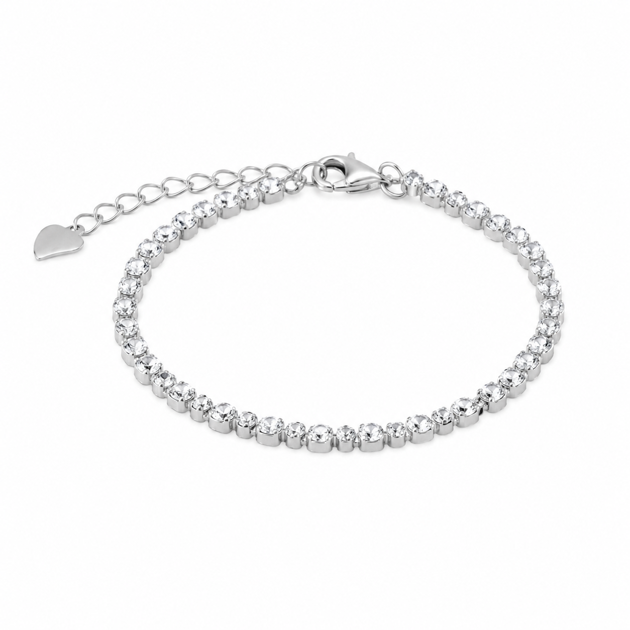 Bracelet tennis Syva en argent orné de zircons - Bijou sur fond blanc
