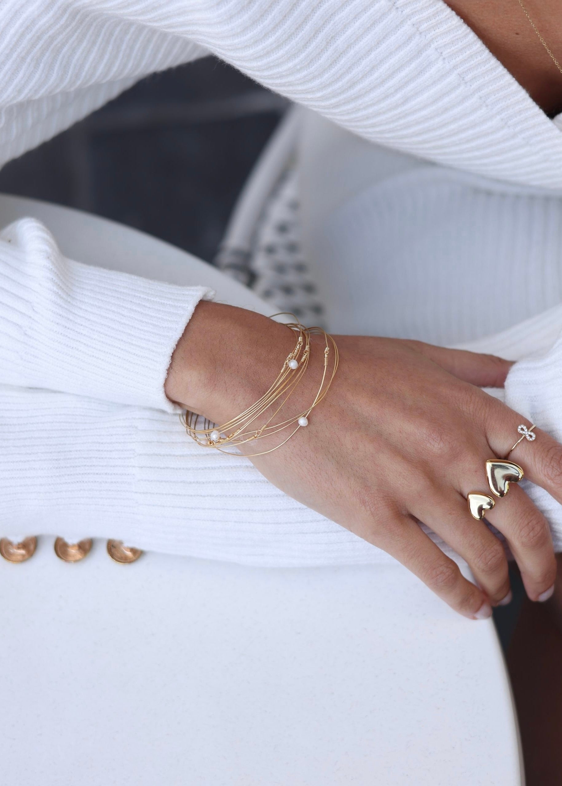 Bracelets semainiers Ali avec perles en nacres - Bijoux porté
