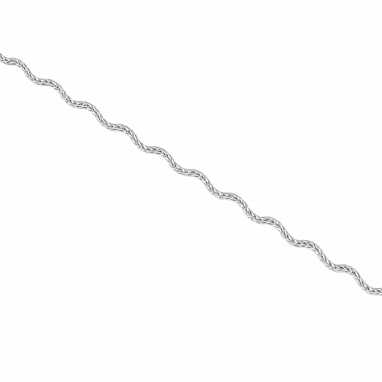 Chaîne de cheville argentée Enoa vague - Bijou sur fond blanc