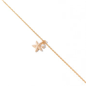 Chaîne de cheville Dewi pendentif étoile de mer et nacre - Bijou photographié sur fond blanc