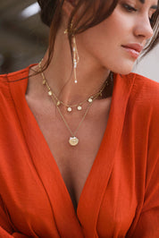 Collier doré Amalfi pampilles porté