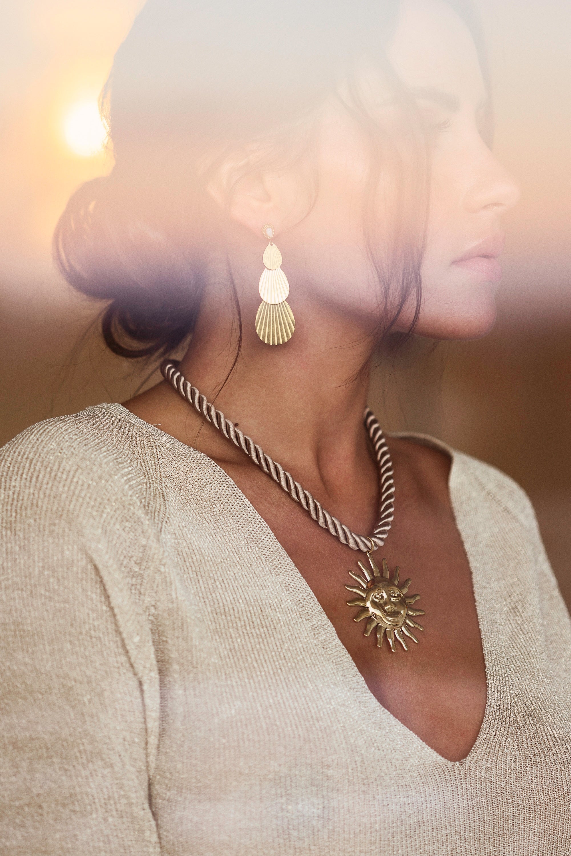 Collier doré Thao soleil gros cordon torsadé - Bijou porté