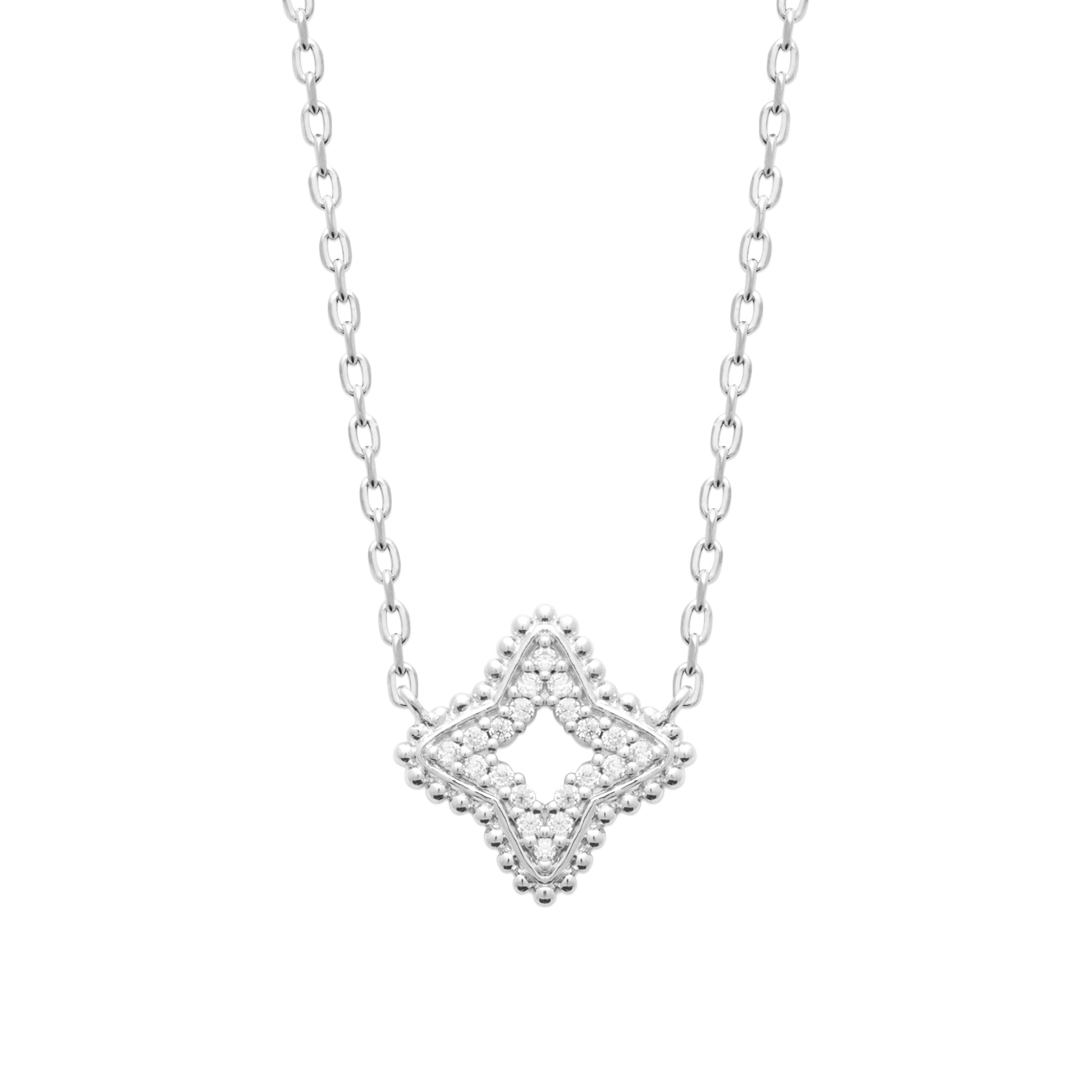 Collier en argent Camilia pendentif trèfle serti de zircons - Bijou photographié sur fond blanc