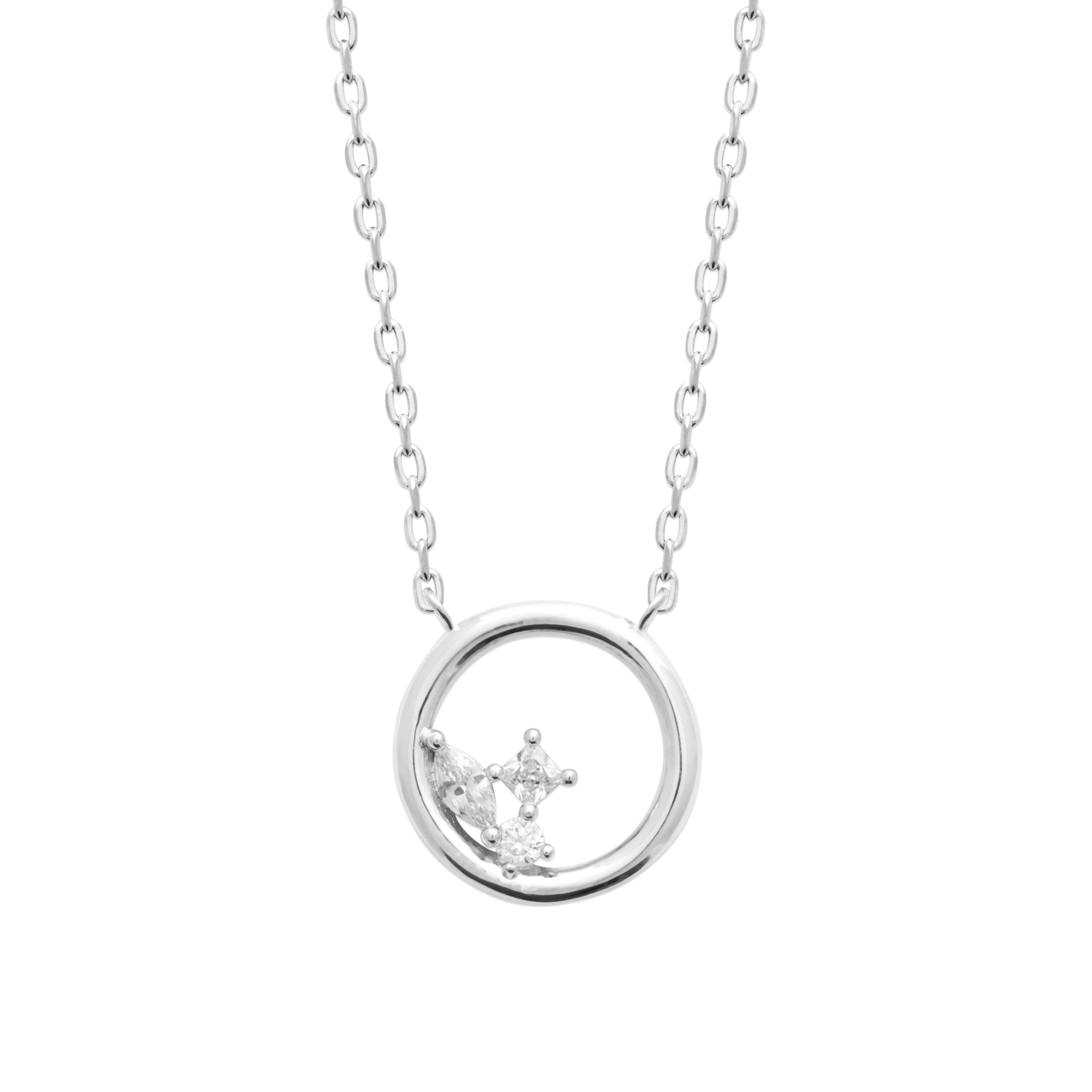 Collier en argent Dayana anneau avec zircons - Bijou photographié sur fond blanc