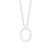 Collier en argent Loane orné d'un pendentif ovale serti de zircons - Bijou photographié sur fond blanc