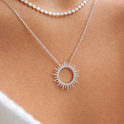 Collier en argent Adi pendentif soleil - Bijou porté