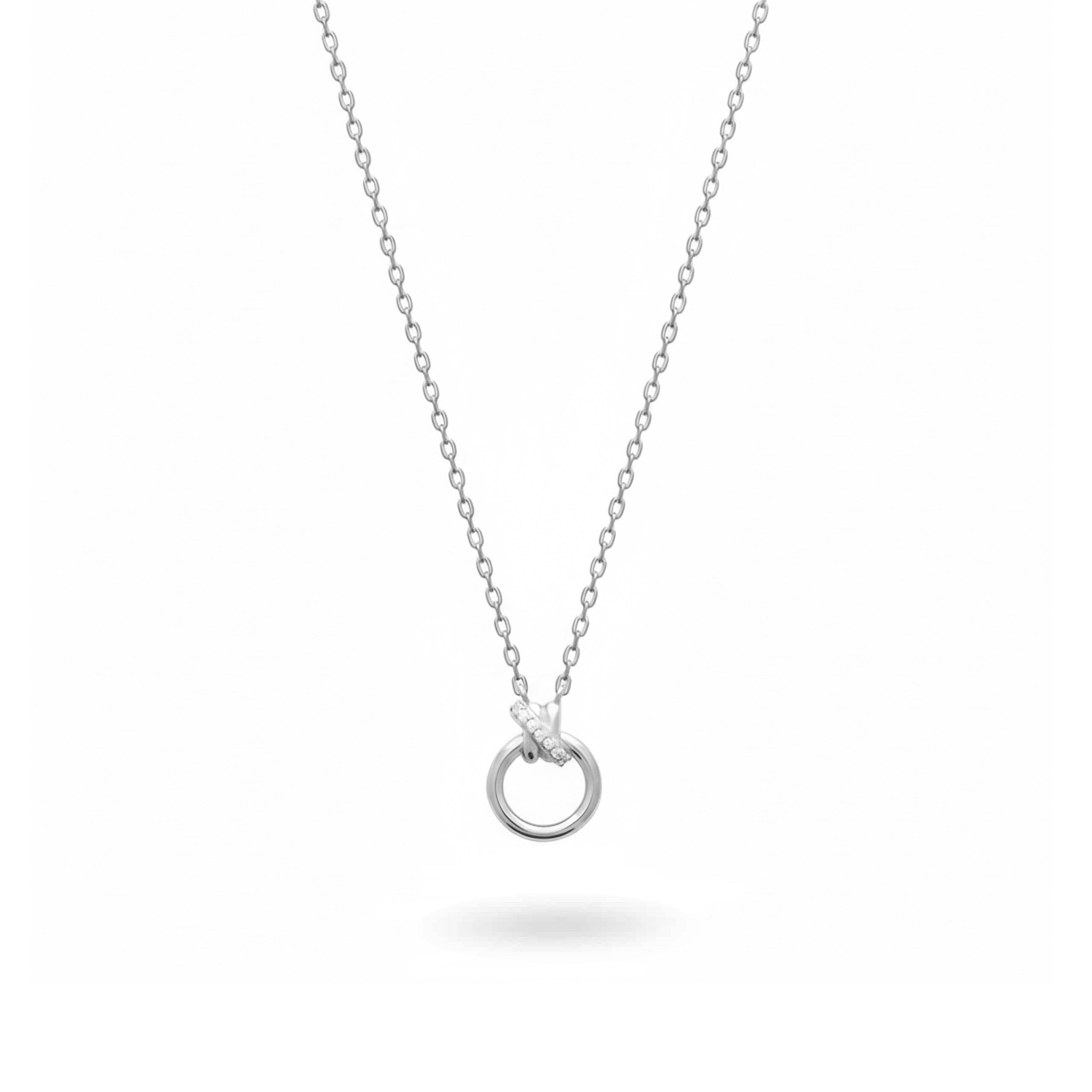 Collier personnalisable argent initiales et charms Kaïs - Bijou sur fond blanc