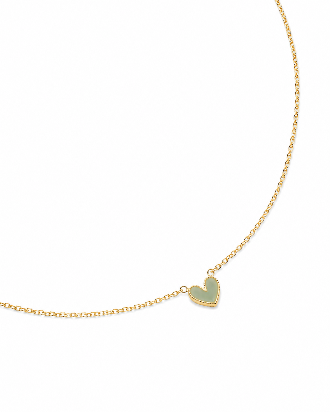 Collier Petit Coeur pour enfant doré pendentif coeur vert - Bijou sur fond blanc