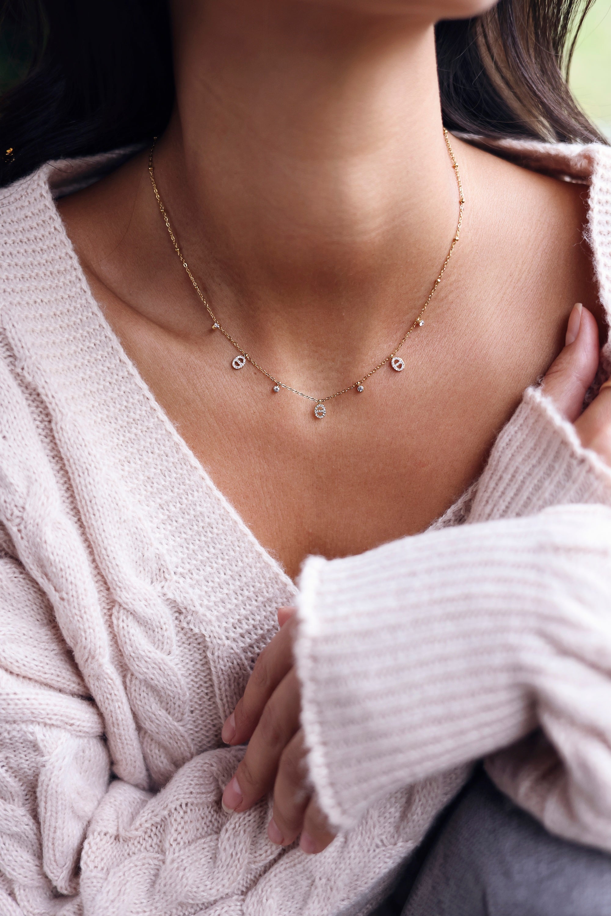 Collier doré Davia maille marine orné de pendentifs sertis de zircons - Bijou porté