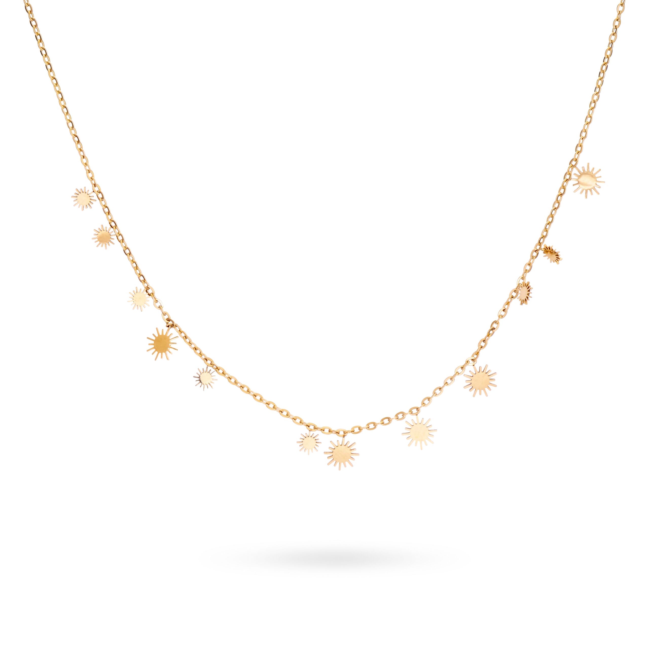 Collier doré Dena chaîne fine avec pampilles soleils - Bijou sur fond blanc