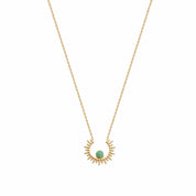 Collier doré Enza aventurine demi-soleil avec pierre aventurine - Bijou sur fond blanc