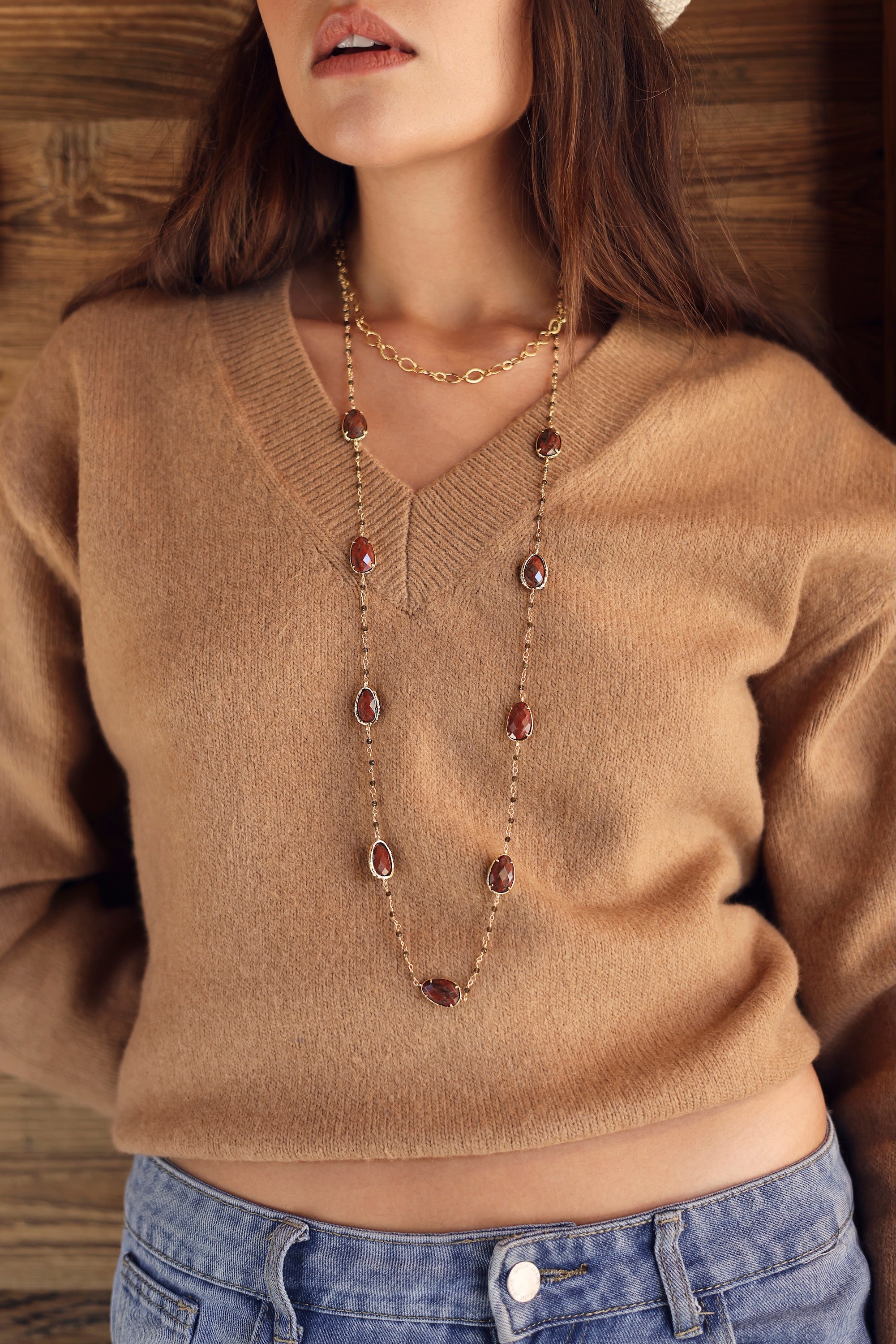 Collier sautoir doré Estelle jaspe orné de pierres naturelles - Bijou porté