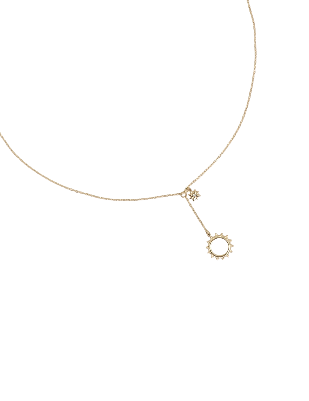 Collier doré Joely soleil et etoile chaîne fine avec pendentifs soleil ajouré et étoile ornée d'un zircon - Bijou sur fond blanc