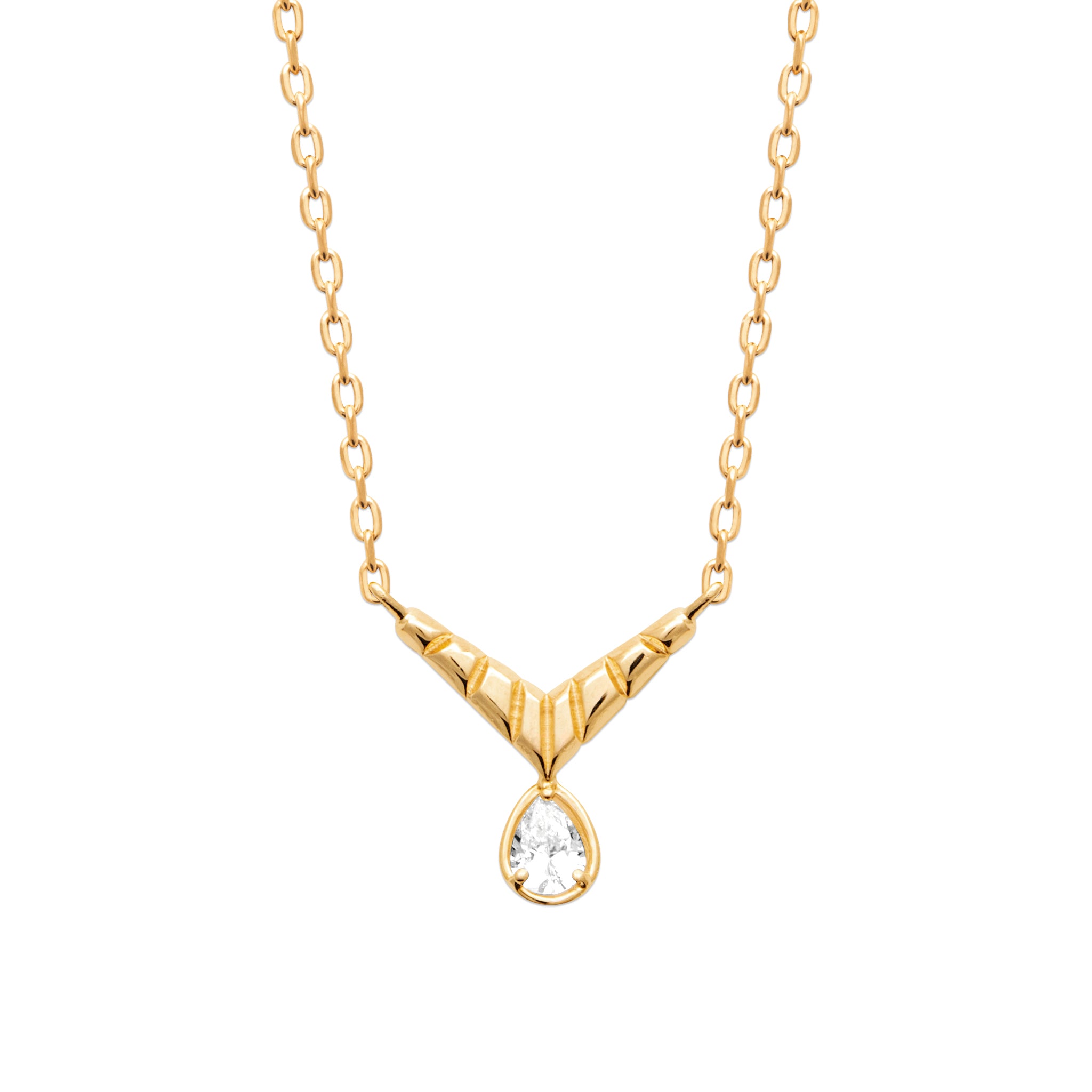 Collier doré Neila avec pendentif en V et zircon pendant en forme de goutte - Bijou photographié sur fond blanc
