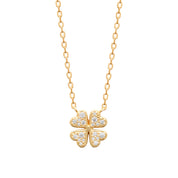 Collier doré Romane pendentif trèfle serti de zircons - Bijou sur fond blanc