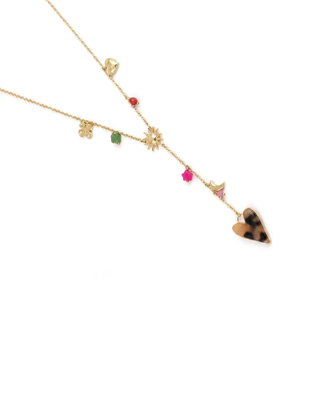 Collier doré Solaria sautoir cravate orné de pendentifs cœurs, lune, trèfle, soleil, étoile et pierres naturelles - Bijou sur fond blanc