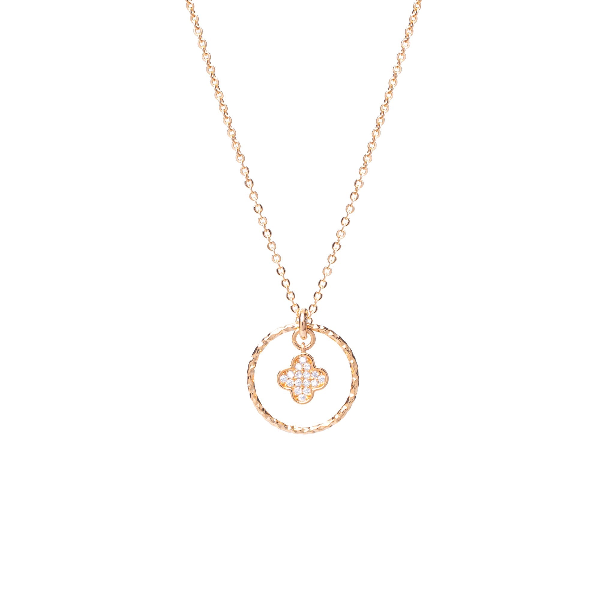 Collier doré trèfle zircons avec anneau martelé Aisling - Bijou photographié sur fond blanc