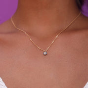 Collier doré œil zircons Briony - Bijou porté
