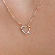 Collier doré cœur zircons Galinda - Bijou porté