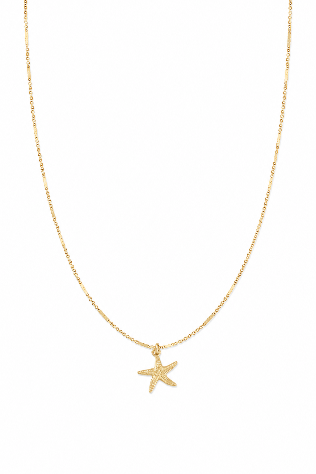 Collier doré étoile de mer Hilona - Bijou sur fond blanc