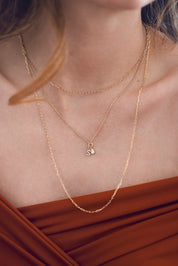 Collier personnalisable doré Jane anneau avec pendentif zircon en forme de goutte - Bijou porté