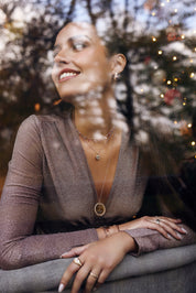 Collier doré Lise pampilles zircons rose - Bijou porté