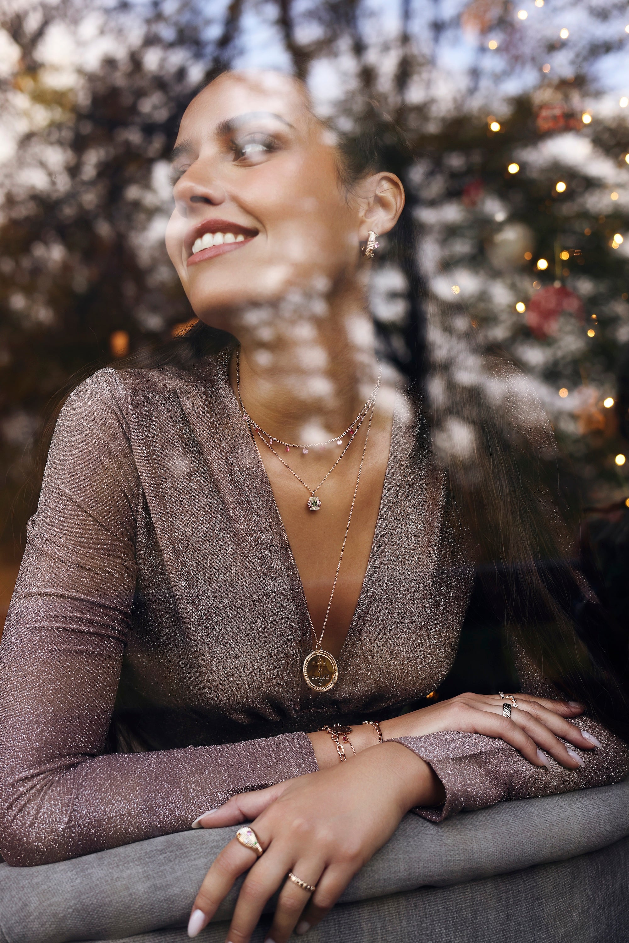 Collier doré Lise pampilles zircons rose - Bijou porté