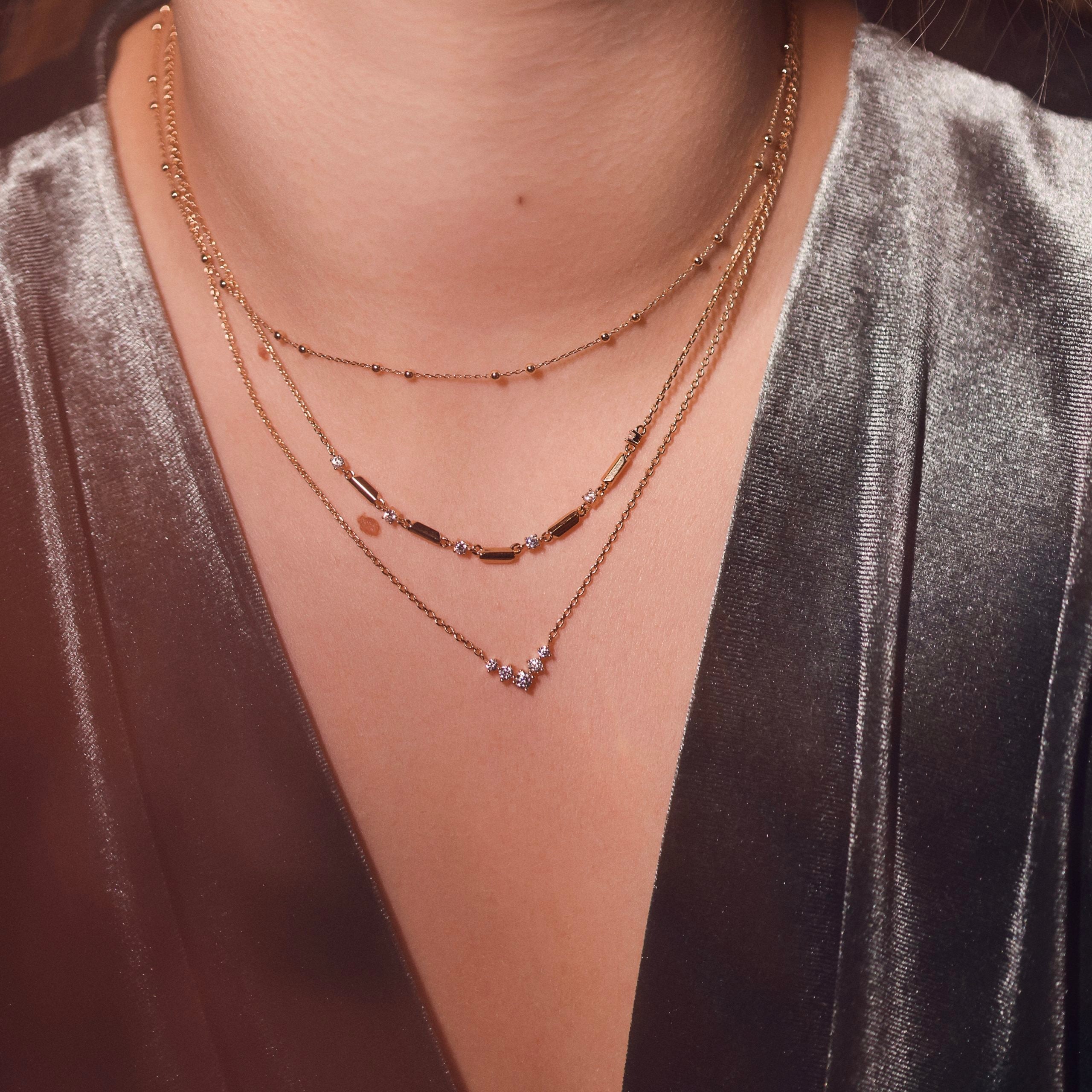 Collier doré zircons NATALIA - Bijou porté