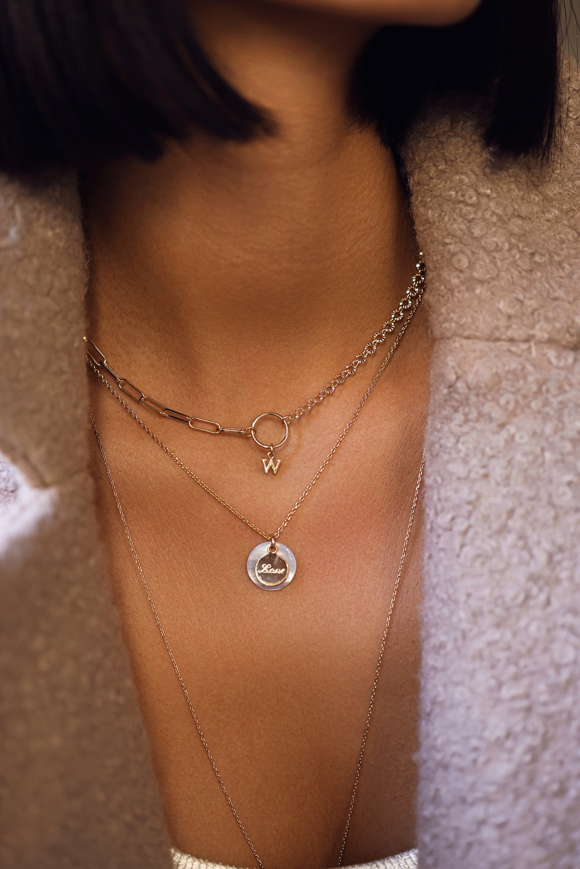 Collier personnalisable doré charms Selena - Bijou porté