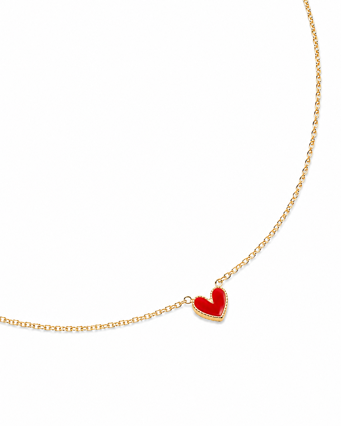 Collier doré pendentif coeur rouge - Bijou sur fond blanc
