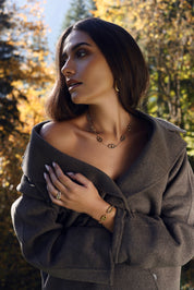  Collier doré Zaira en maille marine - Bijou porté