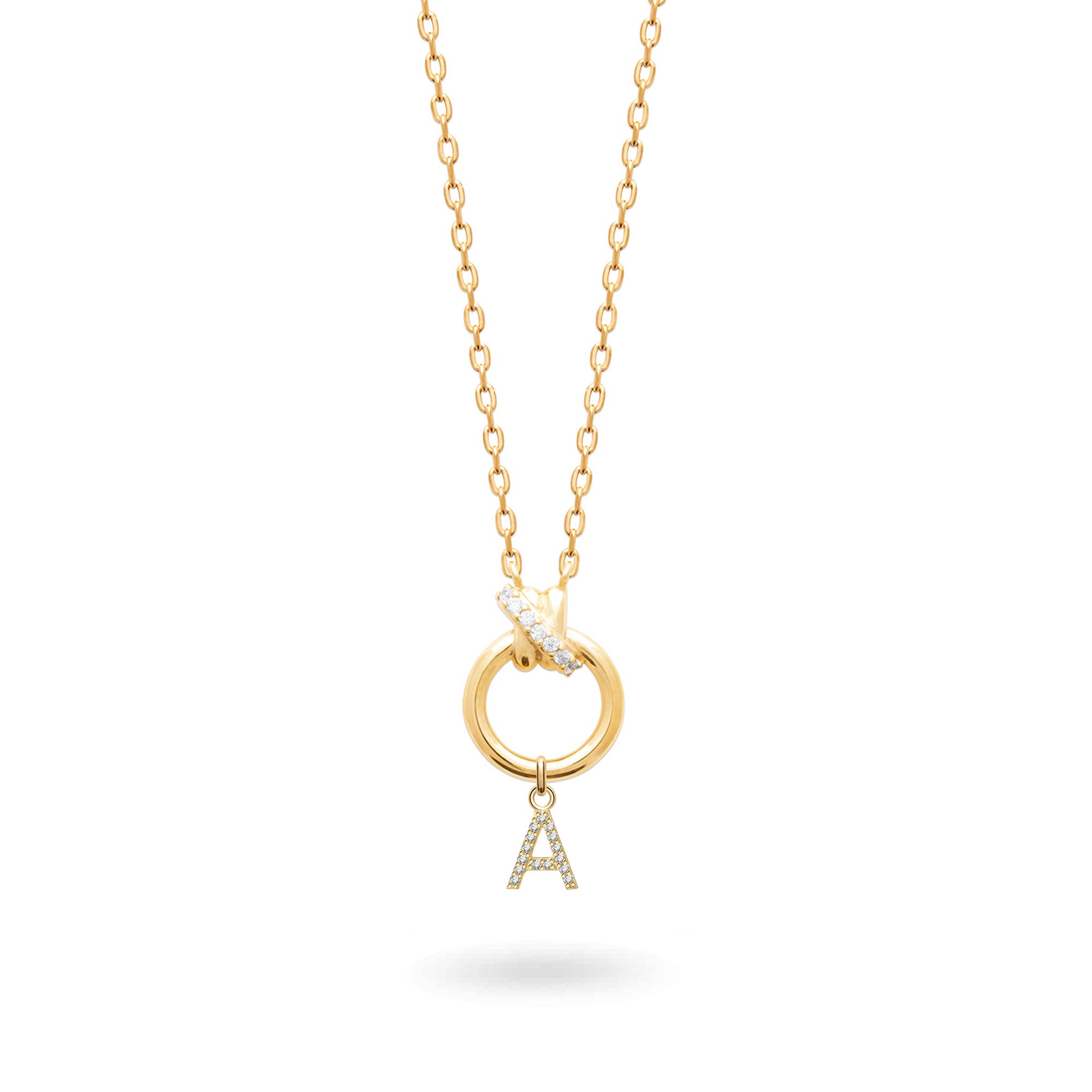 Collier personnalisable doré initiales et charms Kaïs - Bijou sur fond blanc