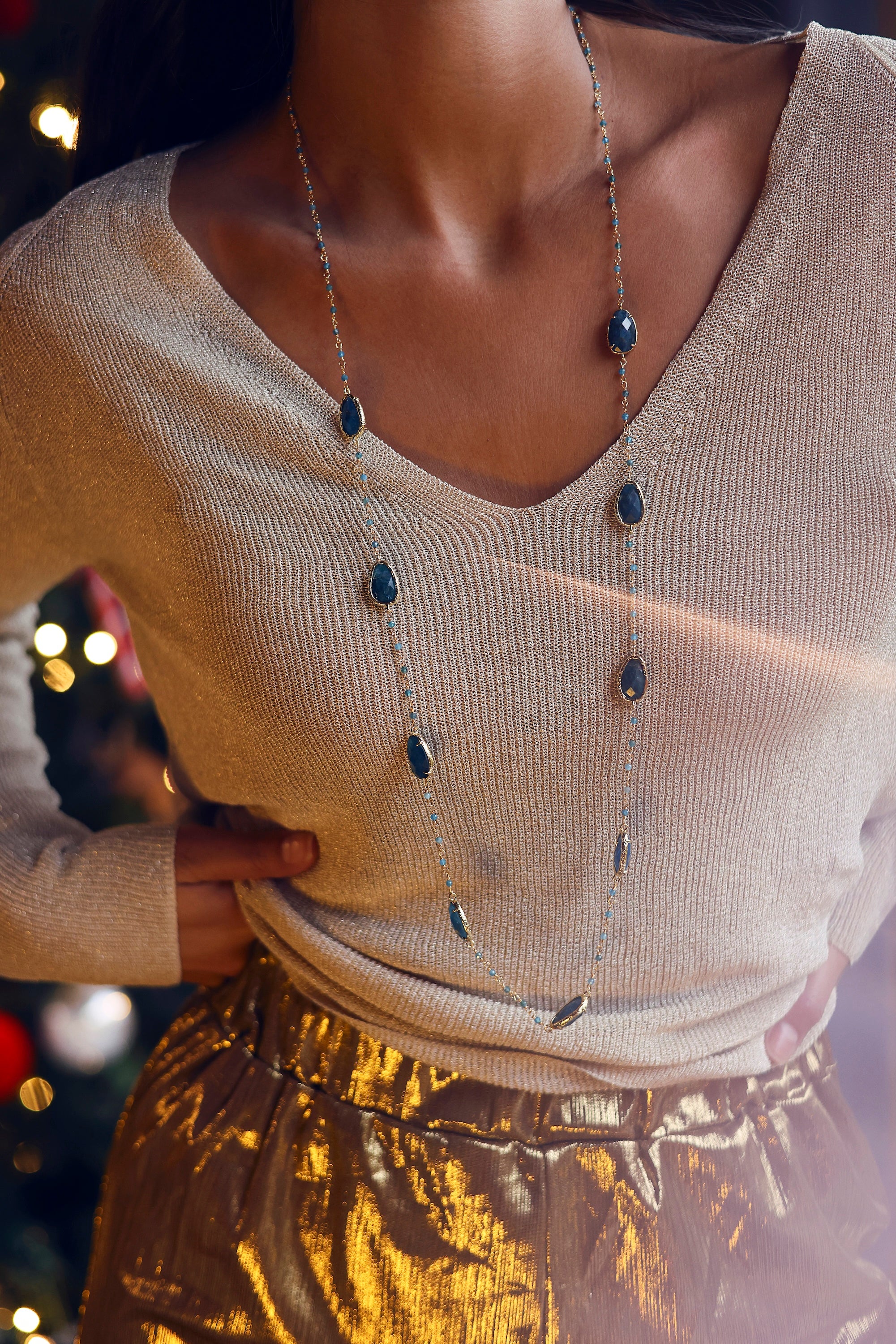 Collier sautoir doré Estelle apatite orné de pierres naturelles - Bijou porté