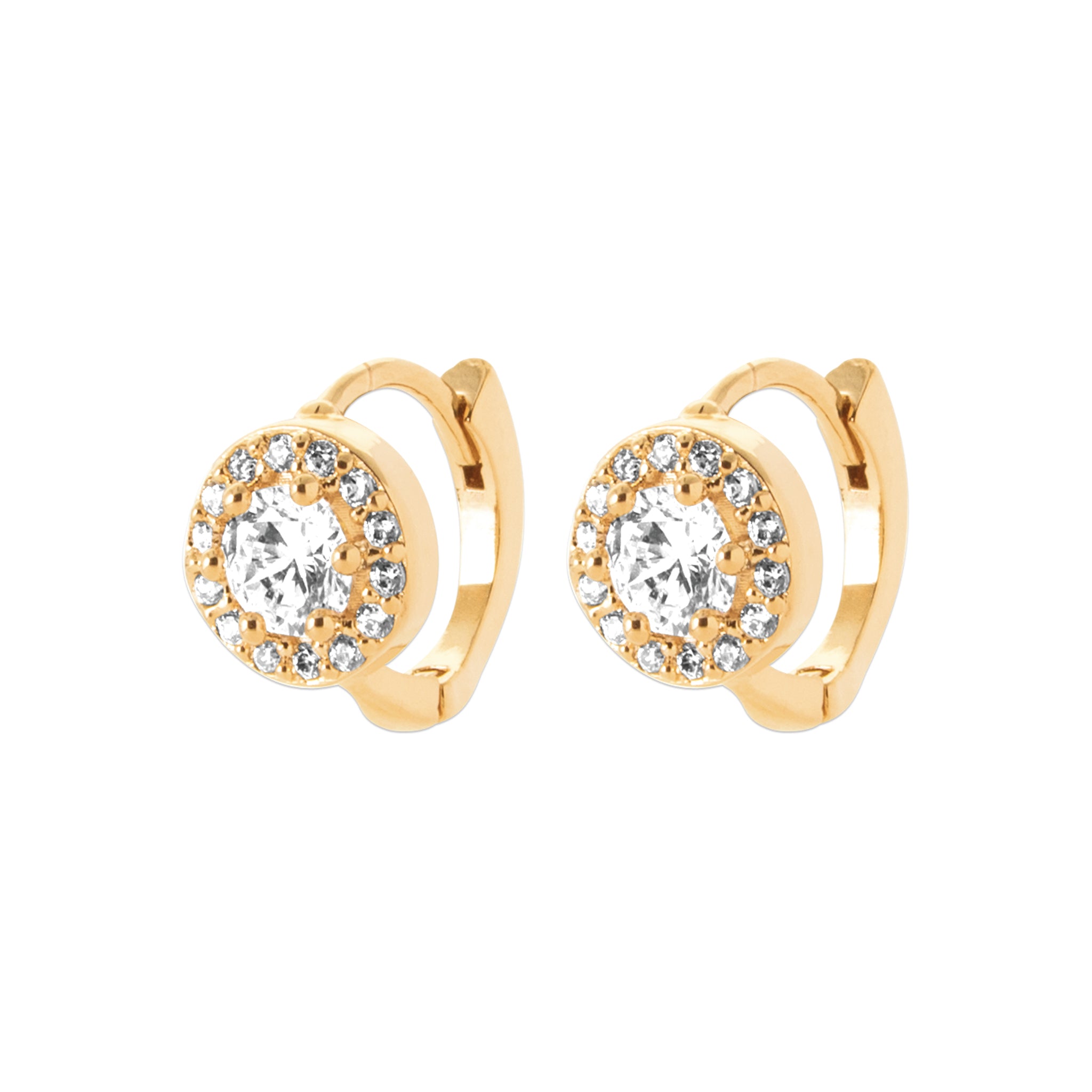 Boucles d'oreilles créoles dorées Ingrid ornées de zircons - Bijou photographié sur fond blanc