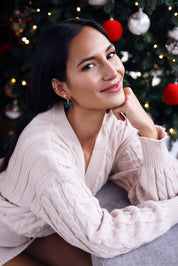 Mini créoles 2-en-1 dorées mini shauna vert ornées d'une fleur en acétate coloré - Bijou porté