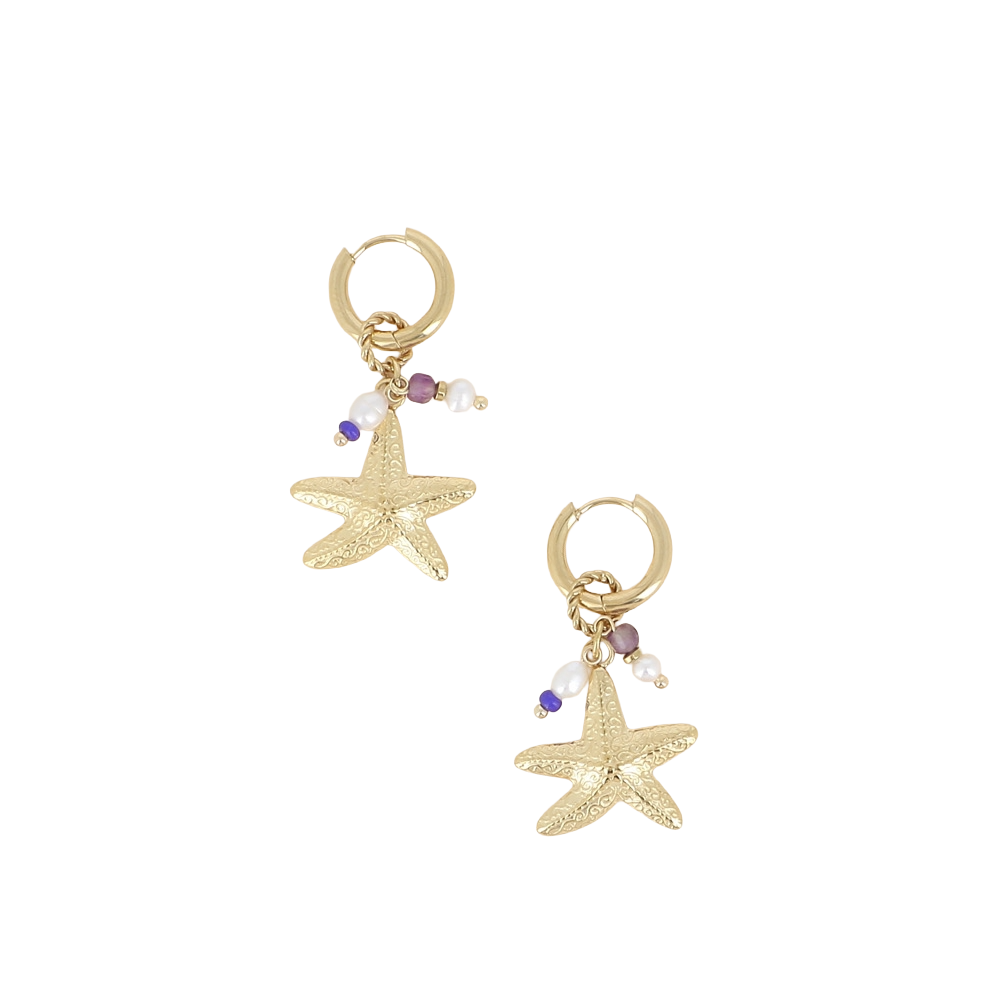 Boucles d'oreilles mini créoles dorées Mircella avec pendentif étoile de mer et pierres naturelles - Bijou sur fond blanc
