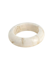 Bracelet jonc en acétate coloré andreanne beige - Bijou sur fond blanc