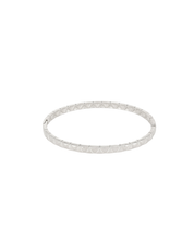 Jonc argenté Axia à motifs triangulaires - Bijou sur fond blanc