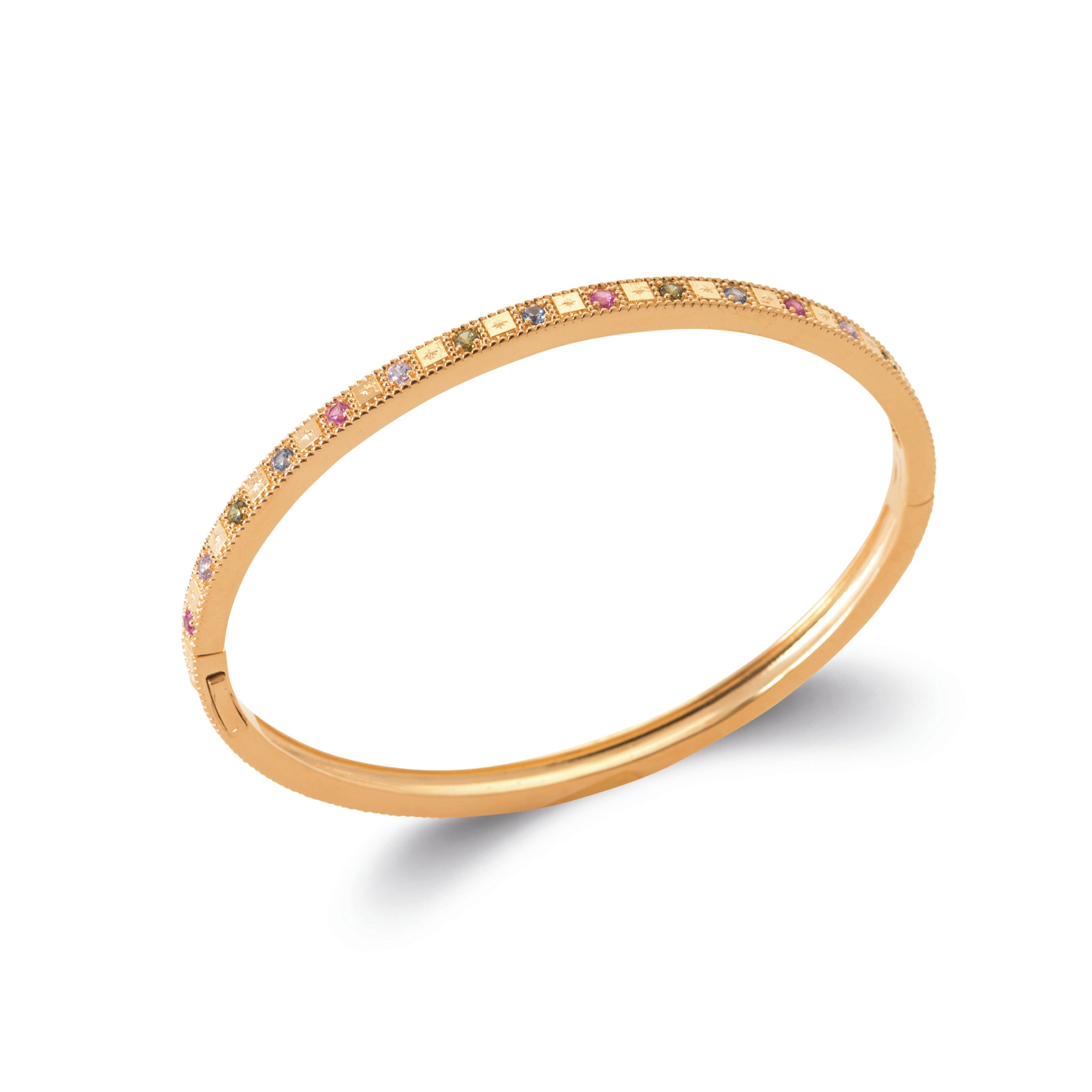 Bracelet jonc doré Keliani orné de zircons colorés pastels - Bijou photographié sur fond blanc