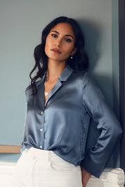 Médaille en nacre Gina M avec bordure en argent en forme de cœur pour gravure - Bijou porté