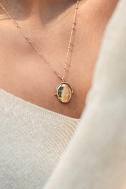 Collier doré personnalisable pour gravure agate noire Joya - Bijou porté