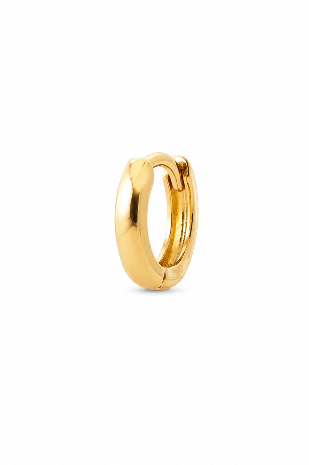 Mini créole dorée unité Mailys 1,2cm - Bijou sur fond blanc