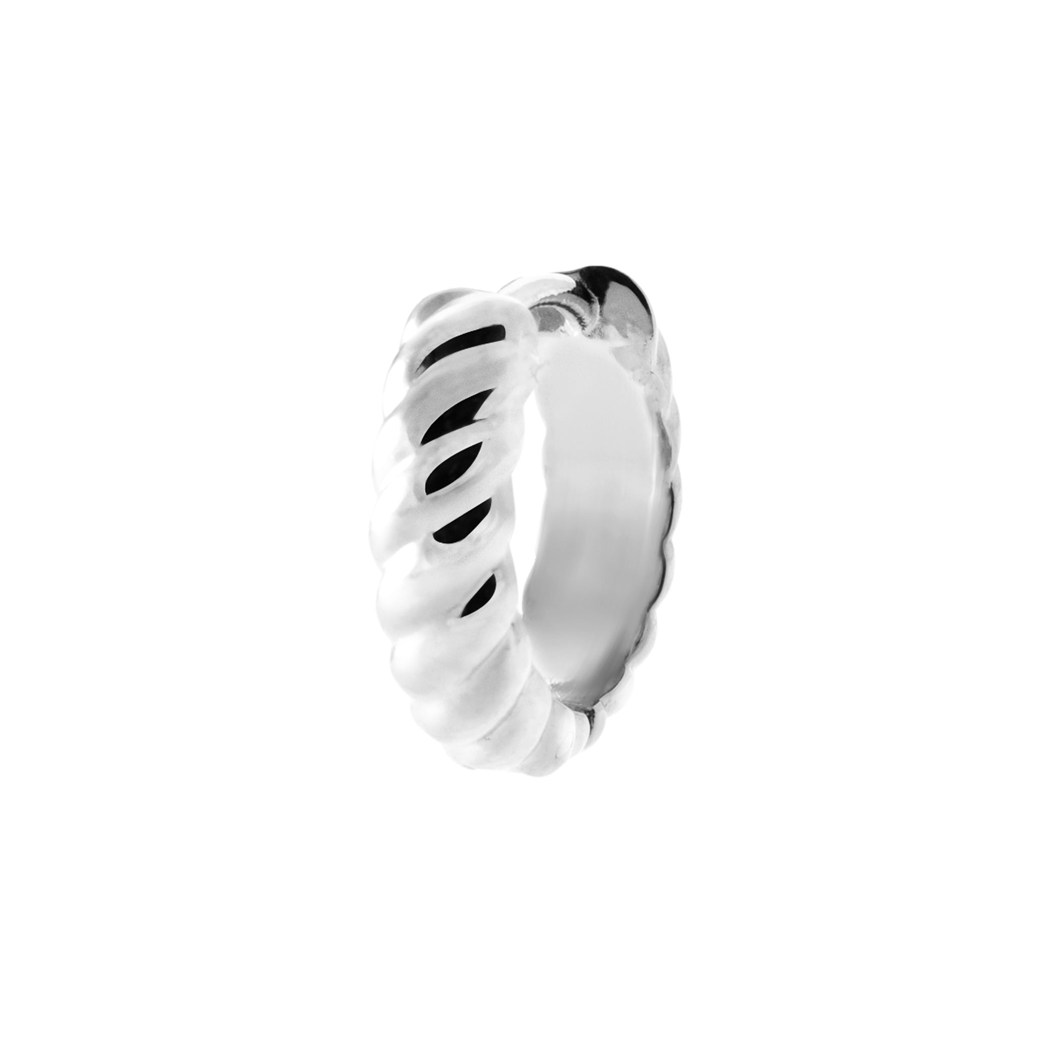 Mini créole en argent Hania M unité torsadée - Bijou photographié sur fond blanc