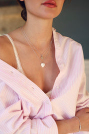 Pendentif cœur en nacre à personnaliser avec lettre de l'alphabet ou charm - Bijou porté