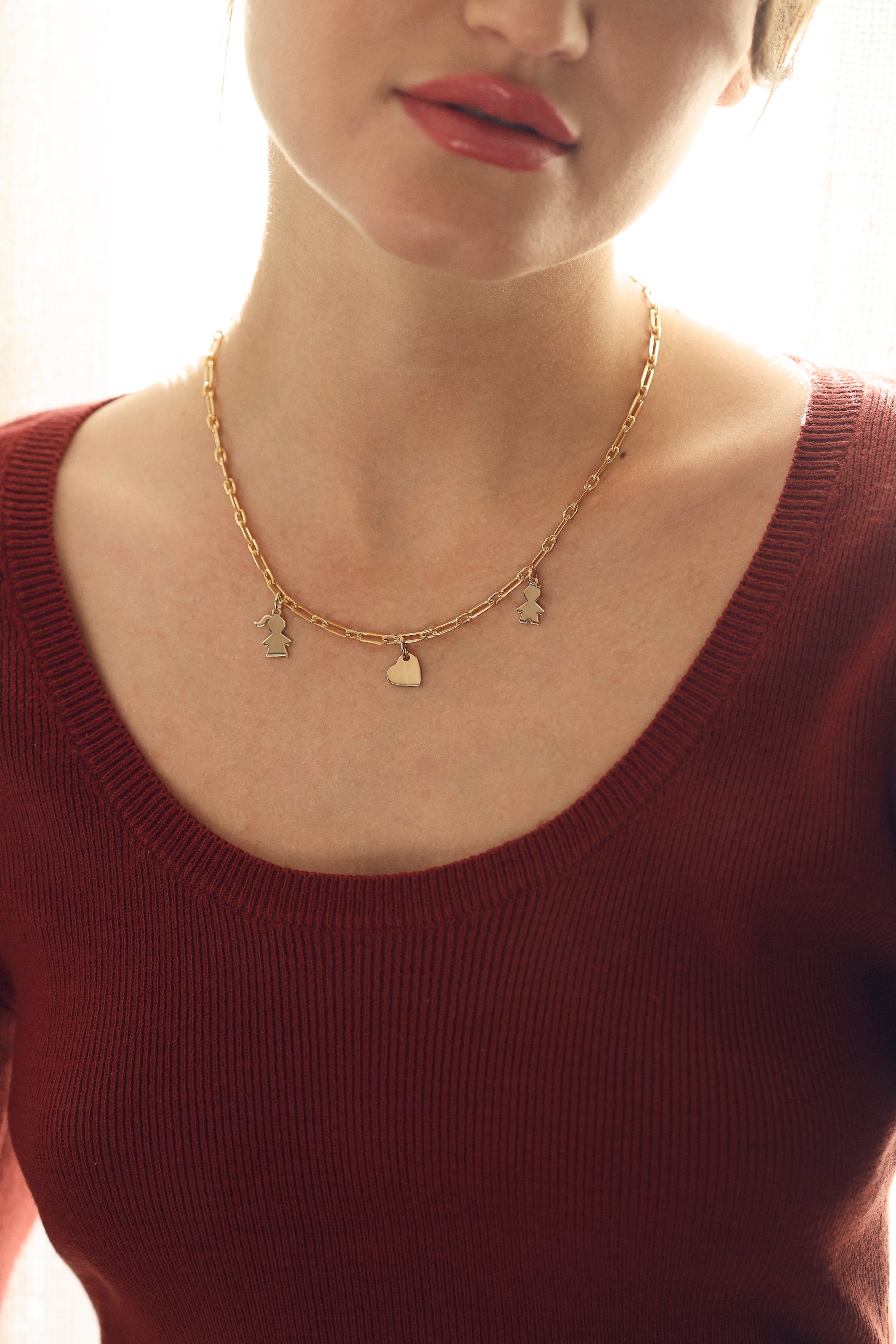 Pendentif doré petit garçon - Bijou porté